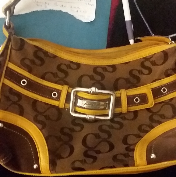 Womans dress - Picture 3 of 4